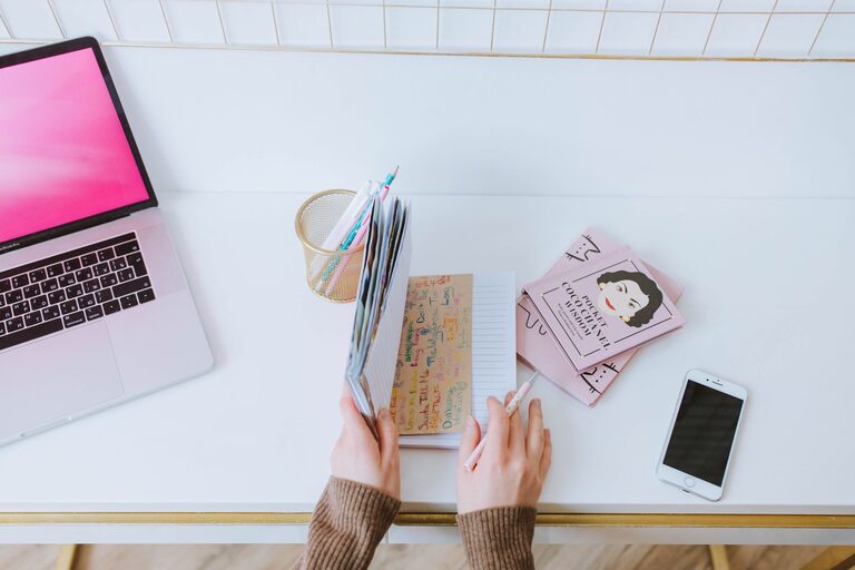 Cómo escribir un diario para ganar claridad y concentración